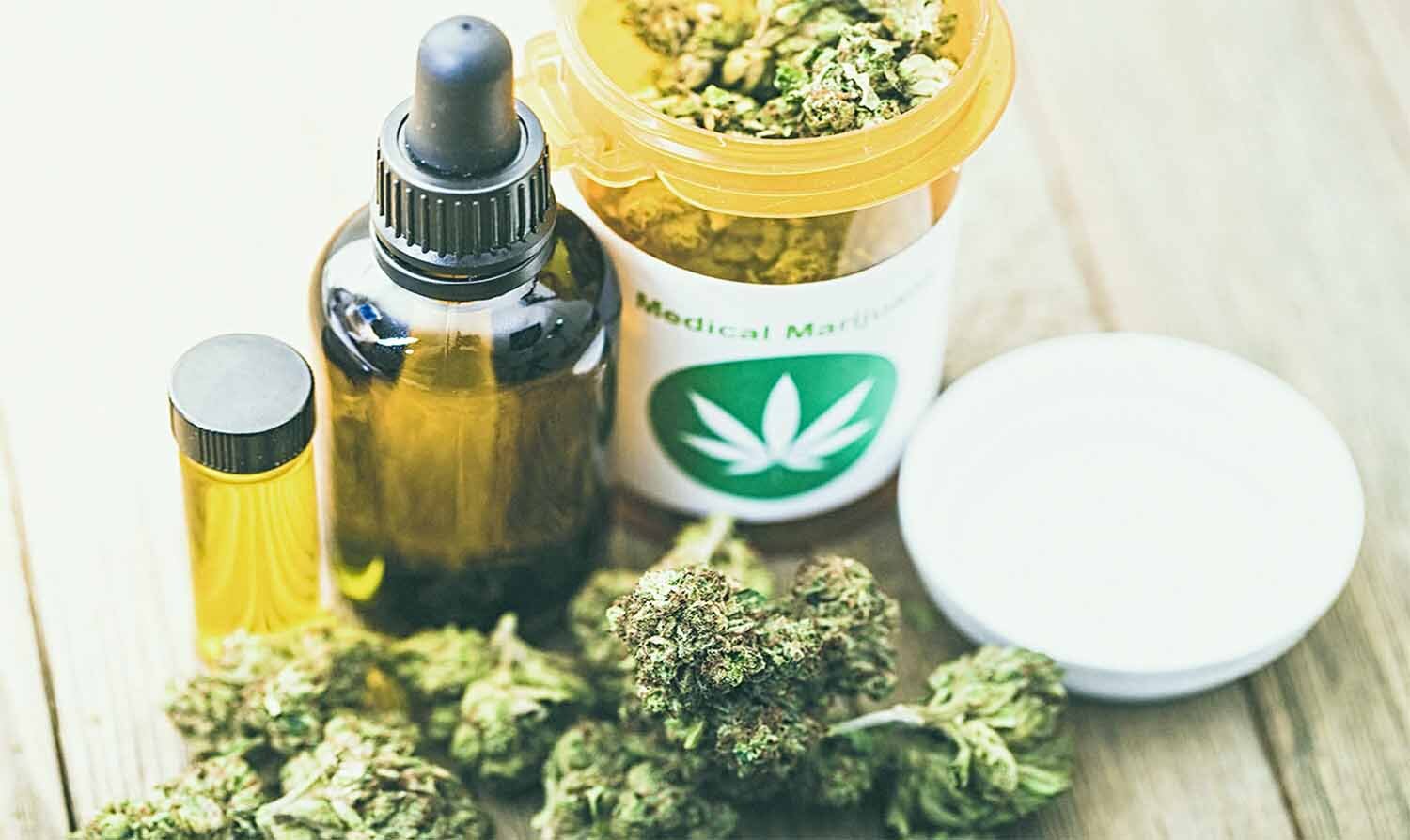 Photo showing types of marijuana, weed, cannabis, and cbd oil that pharmacists and dentists use.